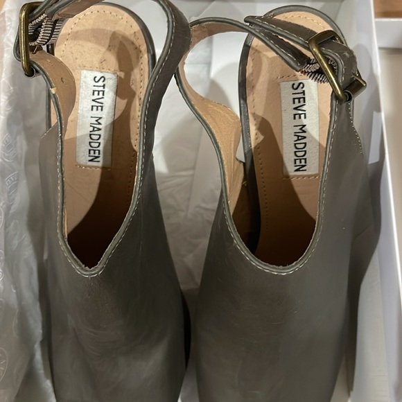 Steve Madden Size 8 Grey Chunky heels - Picture 2 of 4